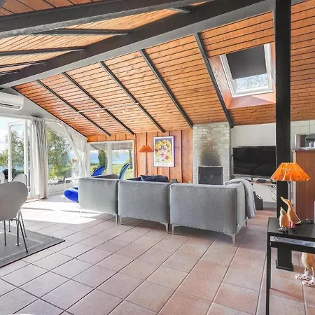 Nyaraló Three-bedroom In Fåborg