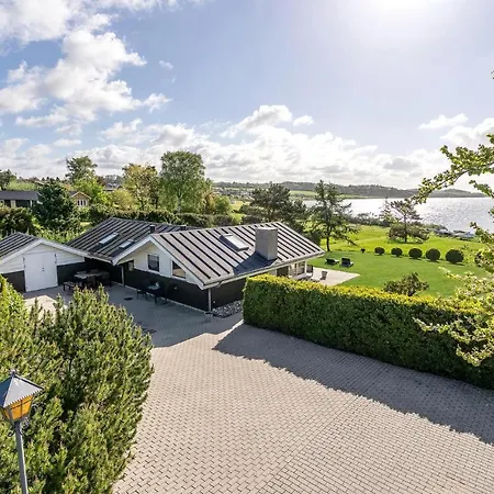 Gorgeous In With Wifi Holiday home